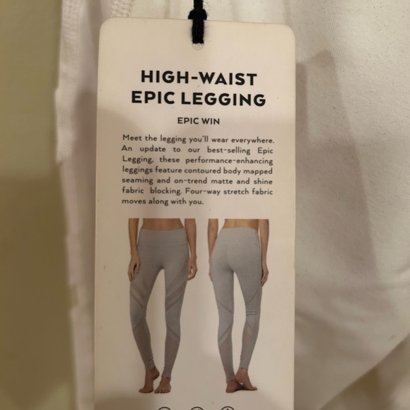 Alo Leggings - Picture 3 of 4